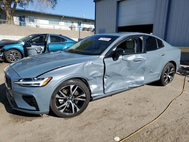 7jrl12tk0rg284724 - 2024 Volvo s60 core core