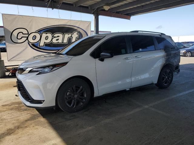 5tddskfc4rs130821 - 2024 Toyota sienna xse